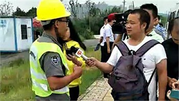 株洲市副市長(zhǎng)、市公安局局長(zhǎng)李曉葵視查工地現(xiàn)場(chǎng)
